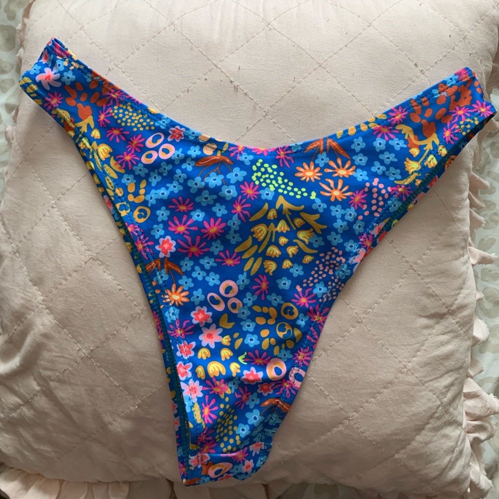SHEIN FLORAL BATHING SUIT!! - Picture 2 of 6
